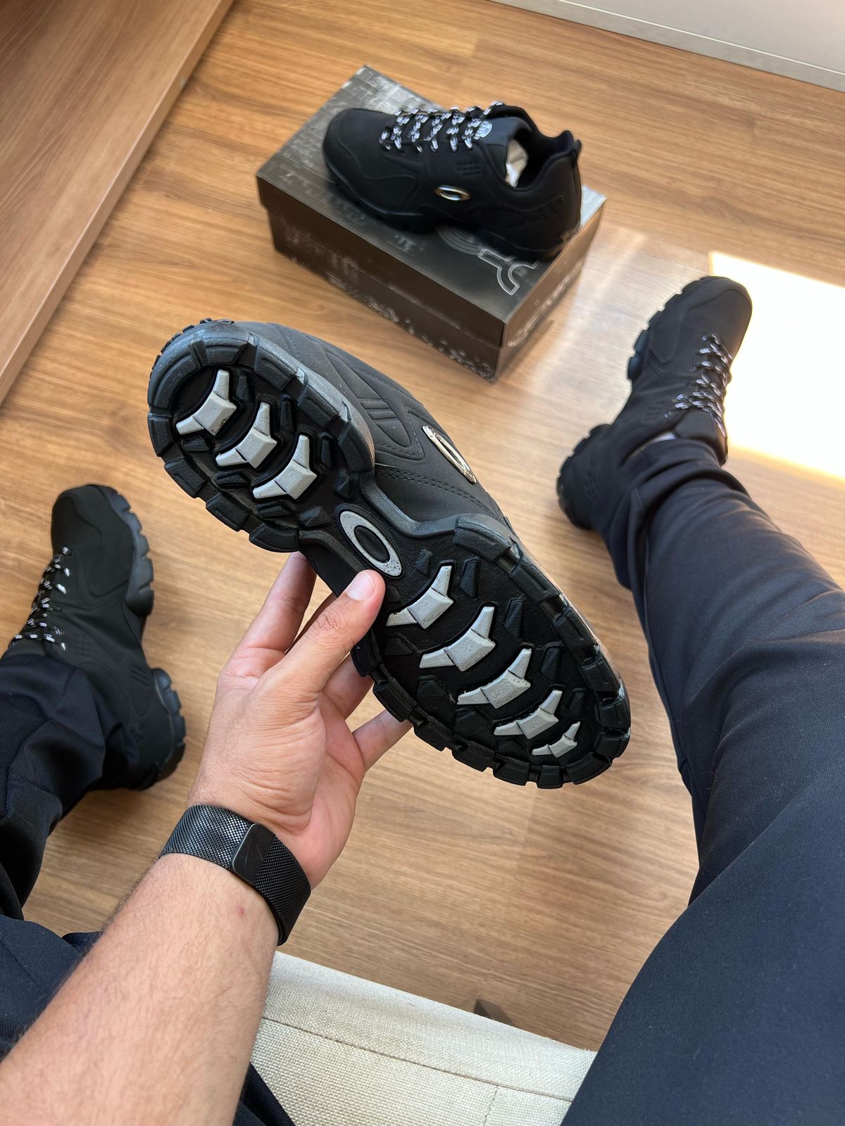 Tênis  Oakley Stratus - Preto