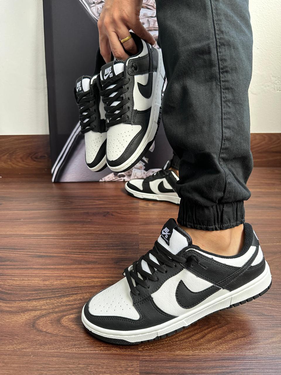 Tênis Nike Dunk Low - Panda