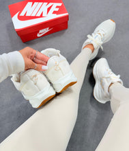 Carregar imagem no visualizador da galeria, Nike Pegasus Trail 5 – Off White
