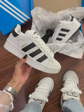 Carregar e reproduzir vídeo no visualizador da galeria, Tênis Adidas Campus - Branco
