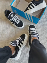 Carregar e reproduzir vídeo no visualizador da galeria, Tênis Adidas Bad Bunny X Campus - Tradicional
