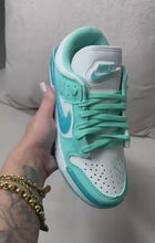 Carregar e reproduzir vídeo no visualizador da galeria, Tênis Nike Dunk Twist - Azul Marinho
