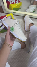 Carregar e reproduzir vídeo no visualizador da galeria, Tênis Nike Dunk Low - Bege
