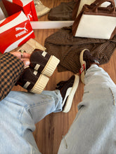 Carregar imagem no visualizador da galeria, Puma Suede Plataforma – Marrom Escuro
