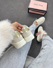 Carregar imagem no visualizador da galeria, Tênis Casual Quenz Miu Miu – Off/Prata
