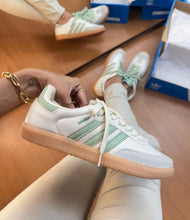 Carregar imagem no visualizador da galeria, Adidas Samba - Branco/Verde
