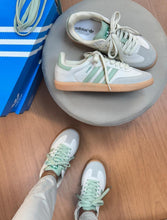 Carregar imagem no visualizador da galeria, Adidas Samba - Branco/Verde

