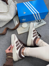 Carregar imagem no visualizador da galeria, Adidas Space Casual – Marrom &amp; Off
