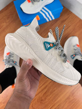 Carregar imagem no visualizador da galeria, Tênis Adidas Sport Knit
