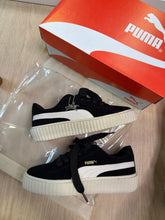 Carregar imagem no visualizador da galeria, Puma Suede Plataforma - Preto
