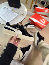Carregar imagem no visualizador da galeria, Puma Suede Plataforma - Preto
