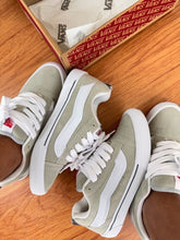 Carregar imagem no visualizador da galeria, Tênis Vans KNU- Cinza
