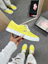 Carregar imagem no visualizador da galeria, Vans Authentic – Amarelo
