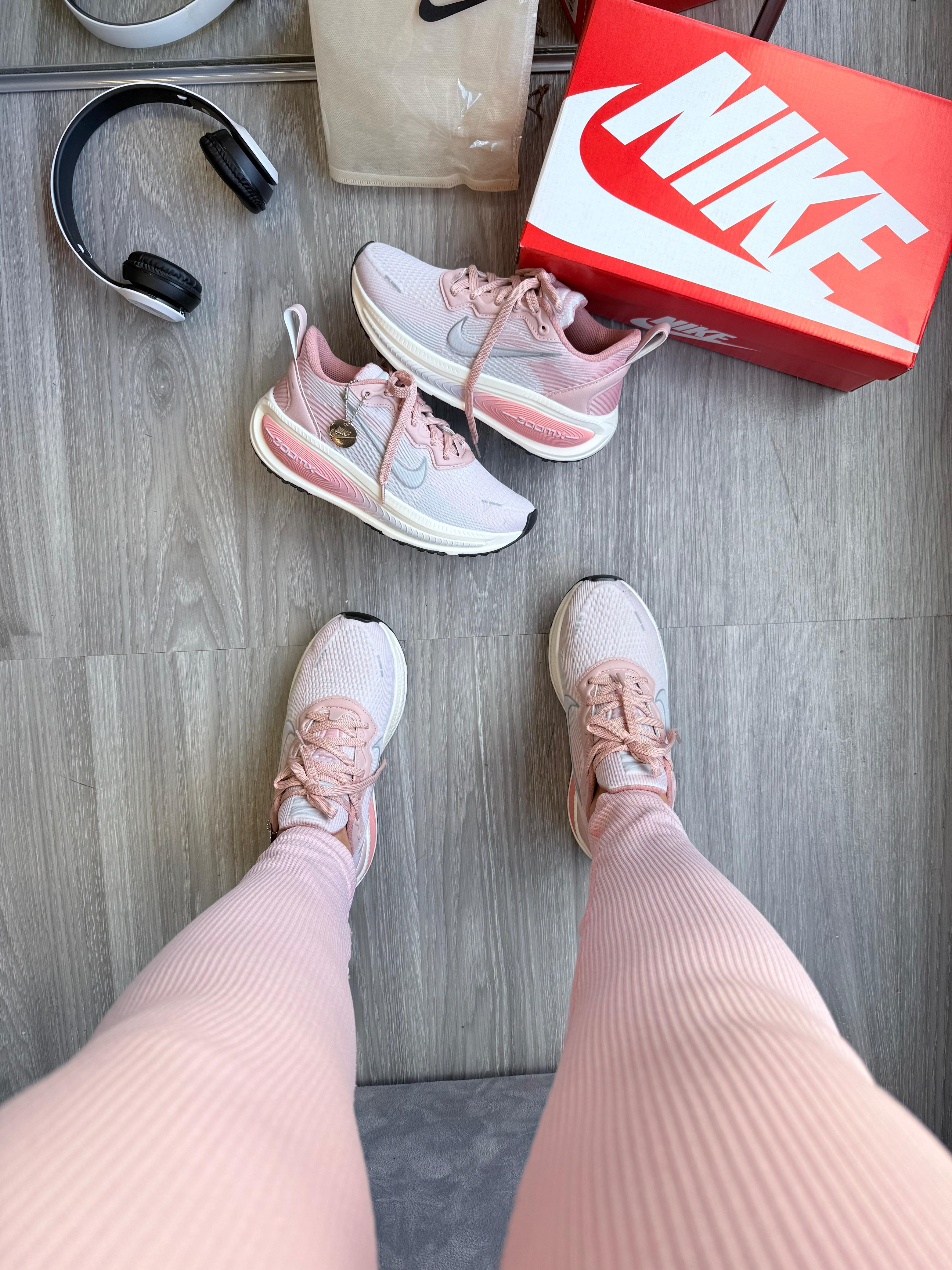 Nike Zoom Vomero 18 “Rosa/Branco”