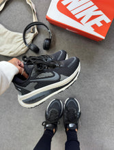 Carregar imagem no visualizador da galeria, Tênis Nike Run Vomero 18 – Preto
